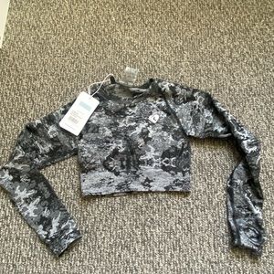 Women’s Best Black Camo Seamless Long Sleeve Crop Top